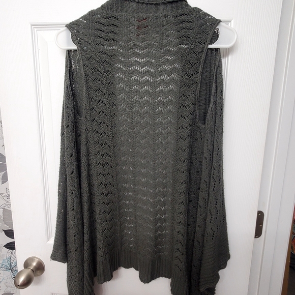 Women's Derek Heart Sweater Vest - Picture 2 of 5